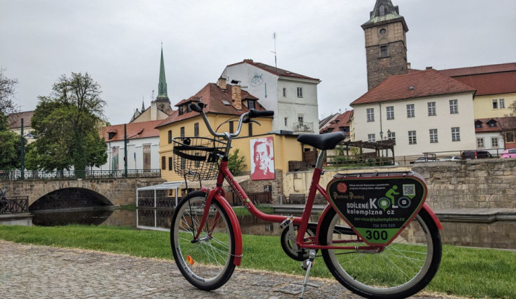 V Plzni funguje nezisková organizace Kolemplzne.cz - bikesharing pro Plzeň