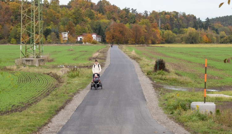 Plzeň rozšířila úseky cyklostezek na Koterově a na Roudné. Přišly na téměř deset milionů korun
