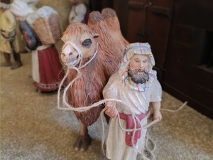 Lábkův historický pošumavský betlém se pyšní novou soškou velblouda
