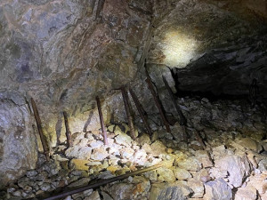 Jediný přístupný důl na slídu v Česku vypadá jako z pohádkového světa, brzy otevře svou další část