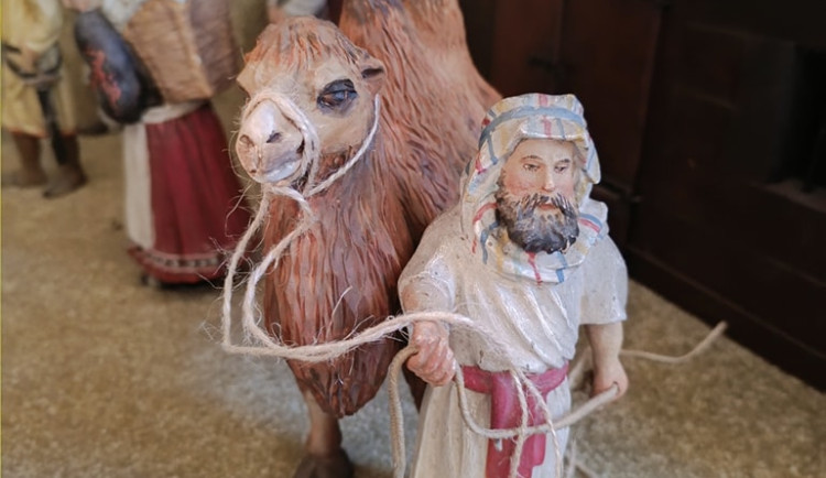 Lábkův historický pošumavský betlém se pyšní novou soškou velblouda