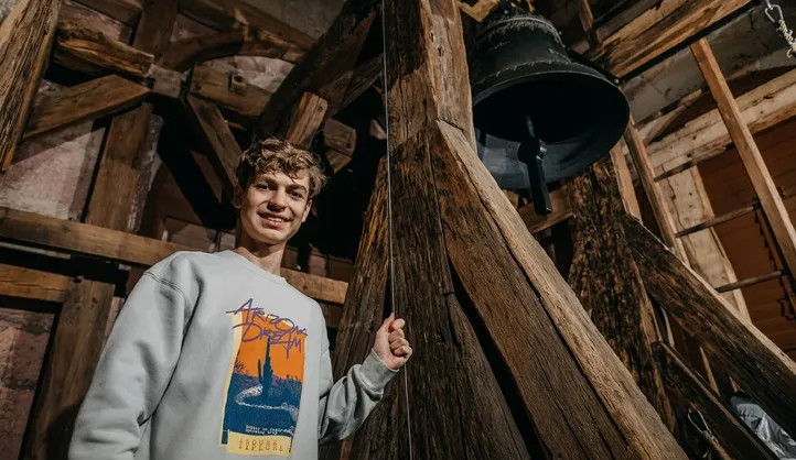Čtrnáctiletý Bruno je jedním z nejmladších zvoníků v Česku, zvony umí rozeznít i opravit
