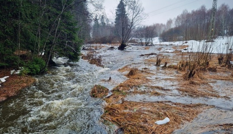 Meteorologové varují před dešti a zvýšenou hladinou řek, na Šumavě může spadnout až 60 milimetrů srážek