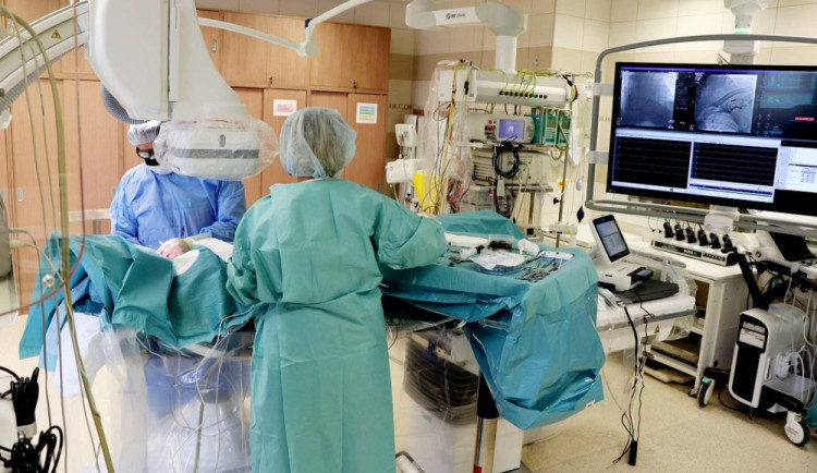 Nemocnice v Plzeňském kraji pracují po výpovědích lékařů z přesčasových služeb v běžném režimu