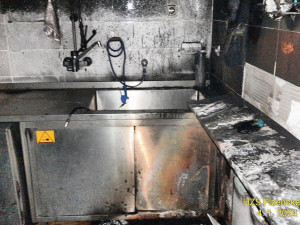 K požáru v pavilonu chirurgie vyjížděli v podvečer hasiči do fakultní nemocnice. Evakuovat museli 45 osob