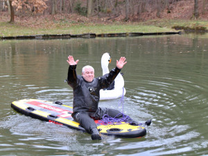 Poslední úkol zněl jasně: Zachránit labuť!