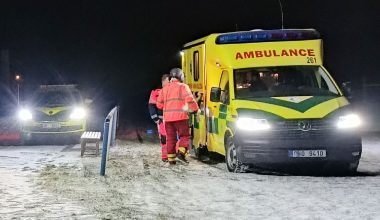 Muž žijící ve stanu zvracel krev a nutně potřeboval lékařskou pomoc. Odmítal se ale nechat vyšetřit