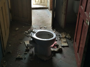 Uvnitř domu to vypadá takto