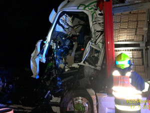 Střet kamionu s cisternou