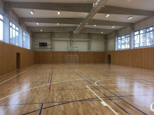 Deset milionů korun poskytne Plzeň svým základním školám na opravy tělocvičen a sportovišť