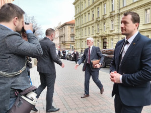 Prezident Pavel jedná se zástupci kraje o problémech v regionu, diskutovat budou například o velkém množství cizinců