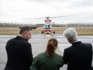 Prezident Petr Pavel navštívil armádní letecké záchranáře v Líních, foto: hrad.cz