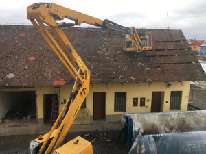 Zdemolovat se nejprve musí garáže, aby uvolnily místo pro nový pavilon