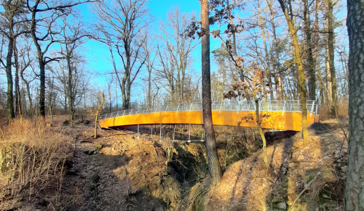 Zásadním bodem byla obnova lávky přes rokli.