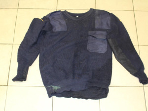 Mrtvý muž sražený vlakem stále ještě nemá jméno. Policie zveřejnila fotografie jeho oblečení a žádá veřejnost o spolupráci