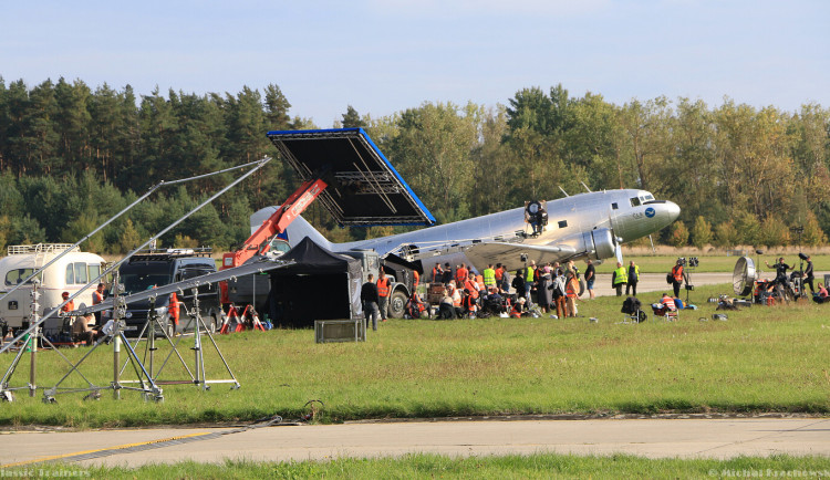 Filmaři si oblíbili letiště Líně u Plzně, natáčeli tam životopisný film o Nicholasi Wintonovi