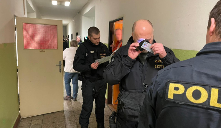 Cizinecká policie kontrolovala ubytovny, firmy zaměstnávající cizince a zabývala se i nelegální tranzitní migrací