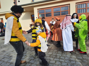 Boleveckou návsí prošly maškary, Selský dvůr U Matoušů si připomněl Bláznové dny