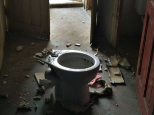 Uvnitř domu to vypadá takto