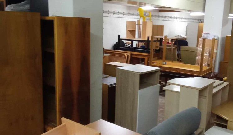 Deset tun nábytku za tři měsíce. Nábytková banka pomáhá nízkopříjmovým domácnostem