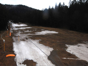 Kvůli totální oblevě ukončily provoz i poslední dva šumavské lyžařské areály na území Plzeňského kraje
