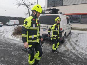 Dronaři získali speciální hasičské oděvy, počty jejich výjezdů ve spolupráci s IZS každoročně stoupají
