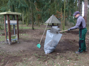 Dezinfekce krmítek a jejich okolí v Borském parku