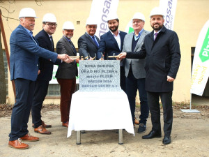 Poklepání na základní kámen