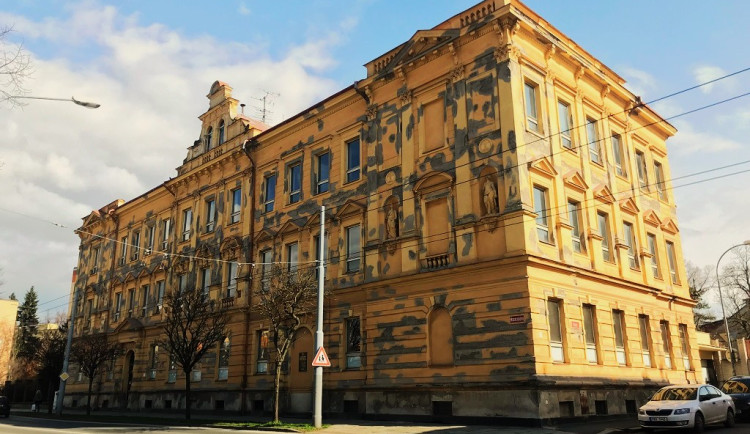 Z opuštěné budovy bývalé konzervatoře se po rekonstrukci za 126 milionů stane radnice MO Plzeň 4