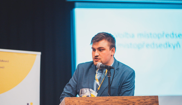 Plzeňský student politologie Vlastimil Stříbrný vystřídá na eurokandidátce SPOLU poslance Hayata Okamuru