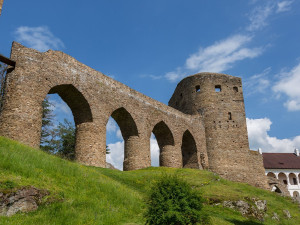 Šumavský hrad Velhartice láká na novou expozici, vypráví o ukrytí korunovačních klenotů