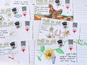 Školáci poslali nemocným dětem velikonoční pohlednice s dojemnými vzkazy, autor nápadu si sám prošel těžkou nemocí