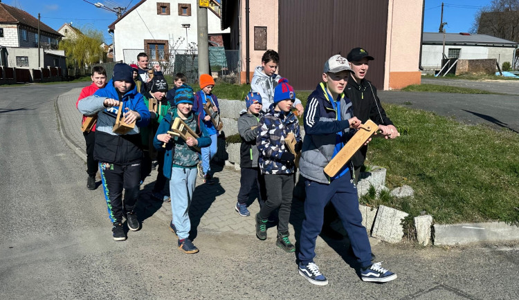 V Seči chodí kluci s křístačkami každý rok