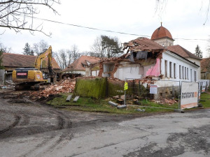 Na místě staré německé školy vyroste dům s městskými nájemními byty pro osoby v bytové nouzi