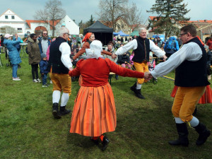 Desítky kilogramů vrbového proutí čekají na proměnu v pomlázky