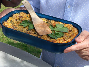 Tři tisíce vrbových proutků a 200 metrů stužek, tisícovky lidí si nenechaly ujít Tradiční Velikonoce v Újezdě