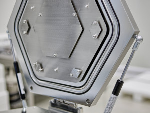 Vakuová komora na simulaci vesmírného prostředí pro ESA_05