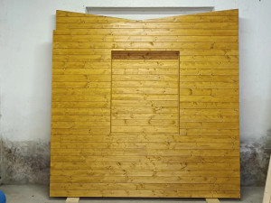 Tonda a Stáňa už nebudou živořit na ulici, stanou se z nich hlídači a nový obyvatelé domku, který pomohli postavit