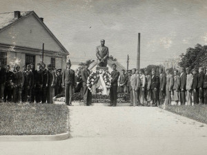 První posmrtná socha československého ministerského předsedy Antonína Švehly měla pohnutý osud