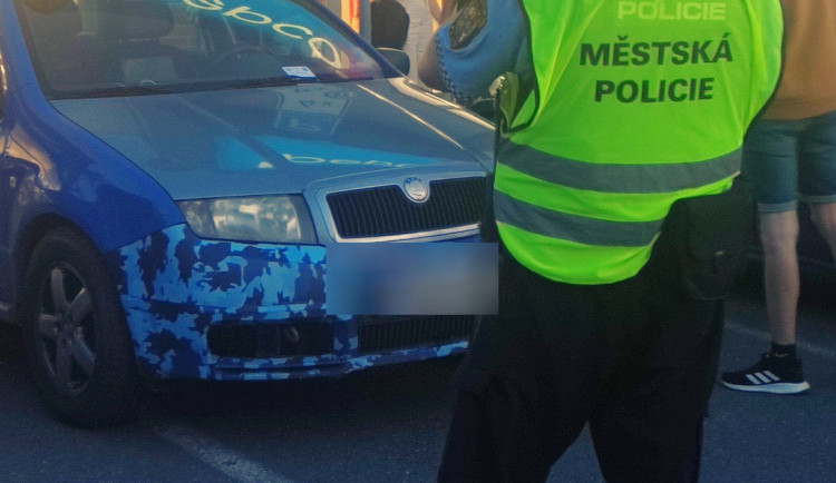 Foto plzeňské městské policie z tuningového srazu