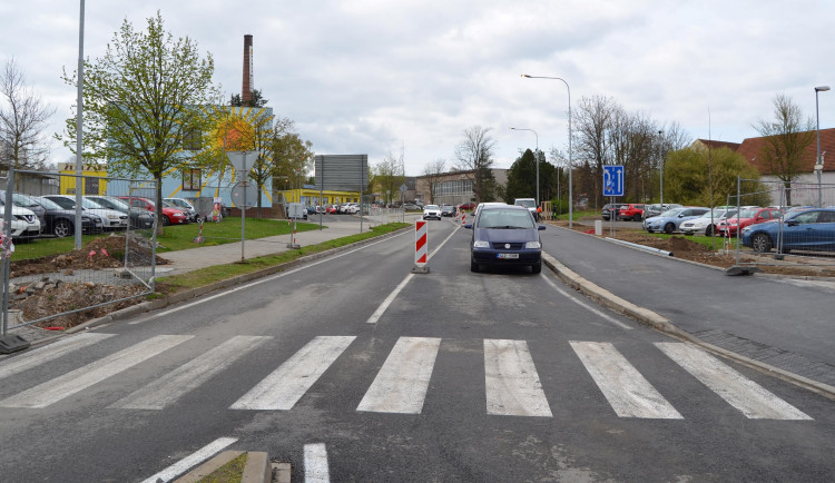 Po roce oprav se opět spustí obousměrný provoz na velmi důležité Jiráskově ulici v centru Rokycan