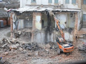 Kraj zrušil záměr dvoumiliardového úvěru na opravu městských lázní, památkáři chtějí projekt přezkoumat