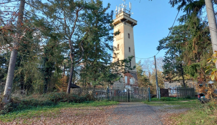 Město koupí za 20 milionů od církve pozemky kolem rozhledny Chlum, lokalitu upraví