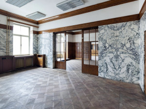 Objekt se pyšní cennými interiéry podle návrhu slavného Adolfa Loose, foto: Zuzana Duzbabová