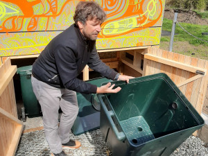 První veřejní ekologická toaleta v Česku nepotřebuje elektřinu ani chemii, exkrementy mění v kompost