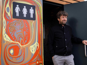 První veřejná ekologická toaleta v Česku nepotřebuje elektřinu ani chemii, exkrementy mění v kompost