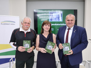 Zleva šéf Atommuzea Václav Vítovec, Radka Vávrová z Muzea na demarkační linii v Rokycanech a radní Libor Picka