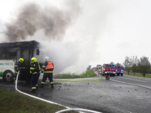 Hořící autobus
