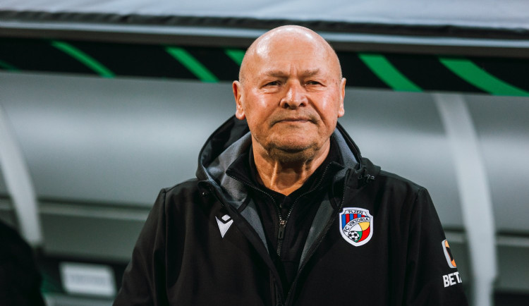 Nejstarší ligový trenér Miroslav Koubek povede fotbalisty Plzně i v následující sezoně