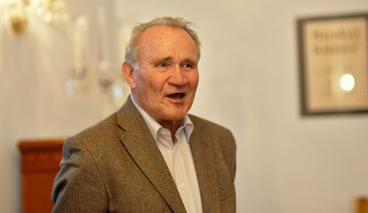 Zemřel druhý porevoluční starosta Klatov Karel Mráz. Byl uznávaným politikem i oblíbeným pedagogem